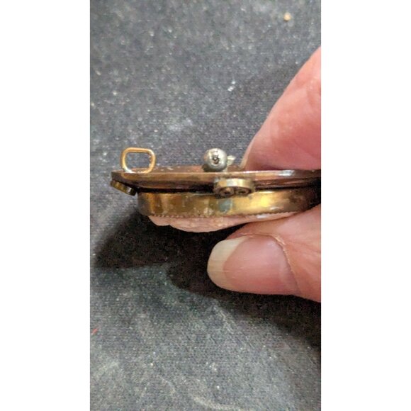 Antique Shell Cameo Brooch Pin Ornate Gold-Tone Frame Art Nouveau Design - Picture 8 of 8